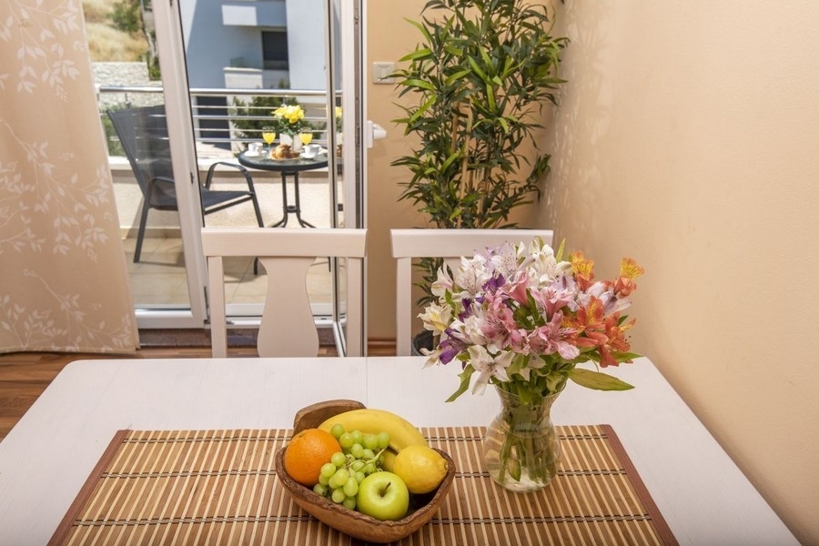 Thumbnail von Apartmenthaus mit 13 Wohneinheiten, Region Split