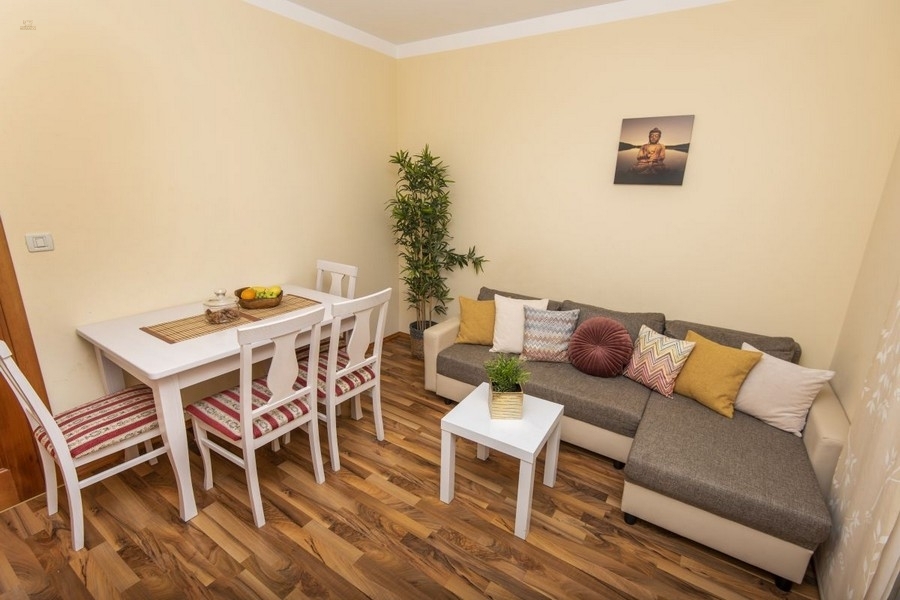 Thumbnail von Apartmenthaus mit 13 Wohneinheiten, Region Split