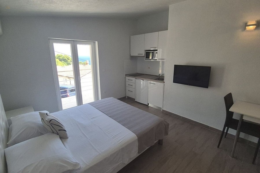 Thumbnail von Haus mit 7 Einheiten nahe dem Meer, Omis Riviera