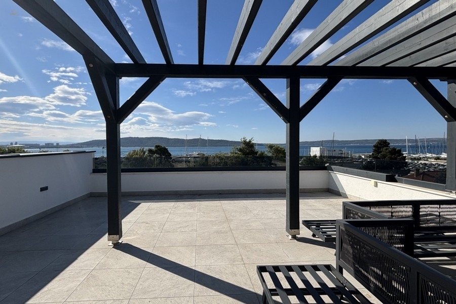 Thumbnail von Penthouse mit Dachterrasse und Meerblick