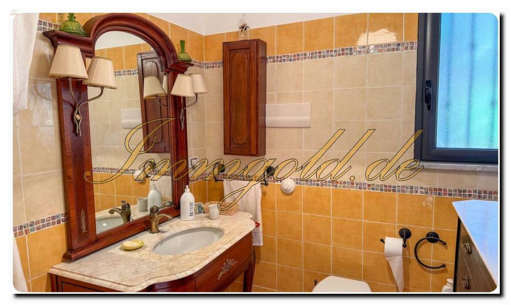 Thumbnail von Casa mit tollem Fernblick auf das Meer, Palermo gleich neben an, antike Möbel dürfen nicht fehlen