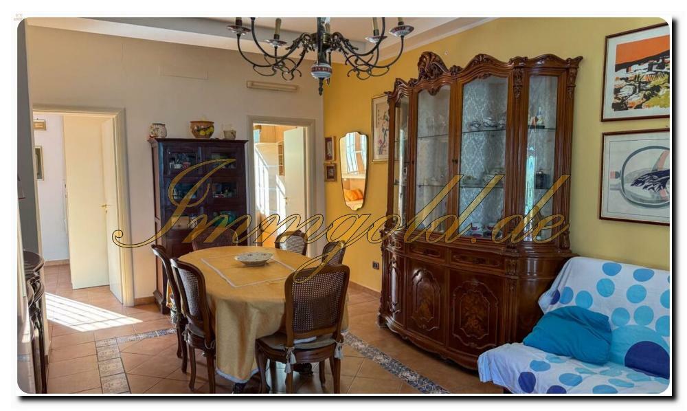 Thumbnail von Casa mit tollem Fernblick auf das Meer, Palermo gleich neben an, antike Möbel dürfen nicht fehlen