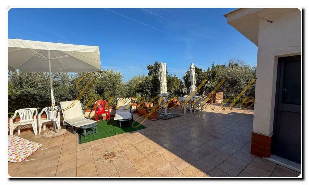 Thumbnail von Casa mit tollem Fernblick auf das Meer, Palermo gleich neben an, antike Möbel dürfen nicht fehlen