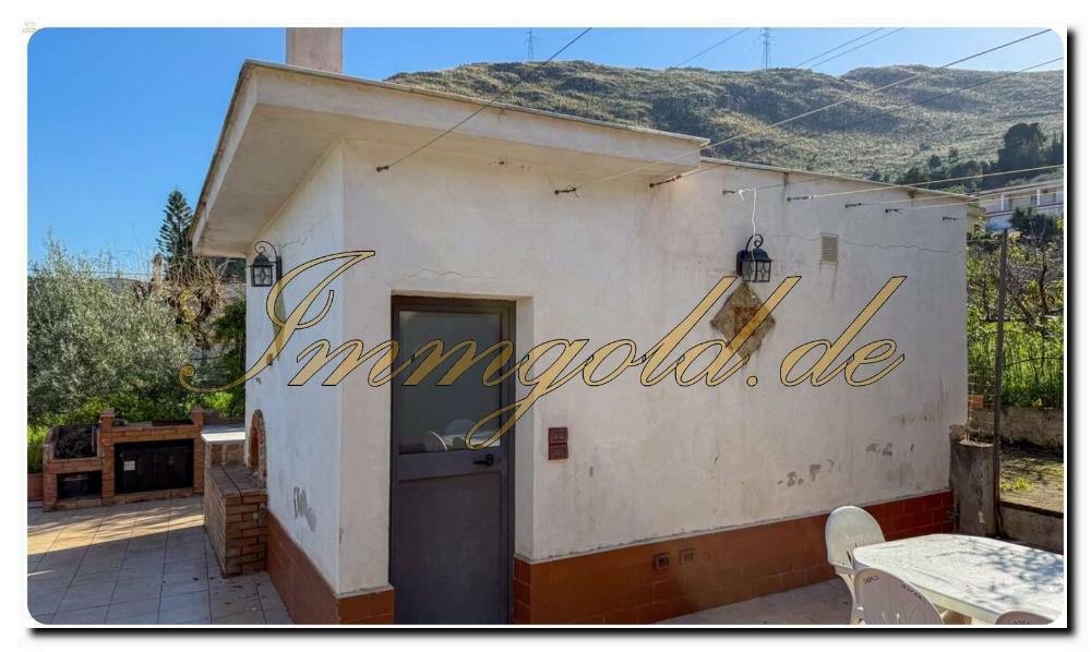 Thumbnail von Casa mit tollem Fernblick auf das Meer, Palermo gleich neben an, antike Möbel dürfen nicht fehlen