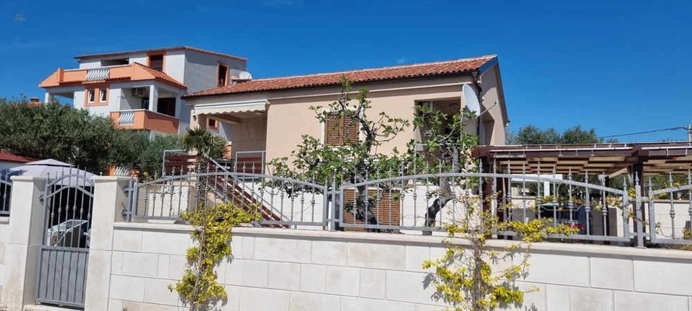 Thumbnail von Haus direkt am Meeresufer