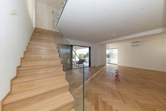 Thumbnail von Moderne Neubau-Villa mit Swimmingpool