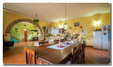 Thumbnail von Super-willa na północy Sycylii na około 20 000 m² terenu, parkowy ogród, widok na Wyspy Eolskie, gaje oliwne i wspaniały widok na morze