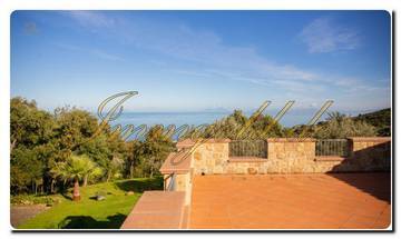 Thumbnail von Super-willa na północy Sycylii na około 20 000 m² terenu, parkowy ogród, widok na Wyspy Eolskie, gaje oliwne i wspaniały widok na morze