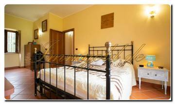 Thumbnail von Super-willa na północy Sycylii na około 20 000 m² terenu, parkowy ogród, widok na Wyspy Eolskie, gaje oliwne i wspaniały widok na morze