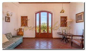 Thumbnail von Casa noble en Sicilia con un gran terreno, dos parcelas y una vista impresionante al mar