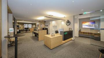 Thumbnail von Exkluzivní kancelář v prestižní lokalitě s bytem pro provozovatele