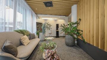 Thumbnail von Exkluzivní kancelář v prestižní lokalitě s bytem pro provozovatele