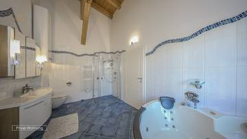 Thumbnail von Skihütte & Gastgewerbebetrieb mit exklusiver Wohnmöglichkeit