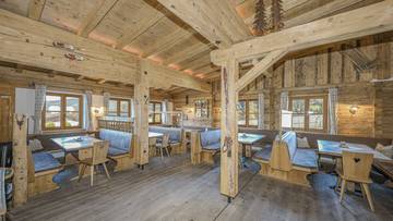 Thumbnail von Skihütte & Gastgewerbebetrieb mit exklusiver Wohnmöglichkeit