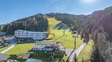 Thumbnail von Skihütte & Gastgewerbebetrieb mit exklusiver Wohnmöglichkeit