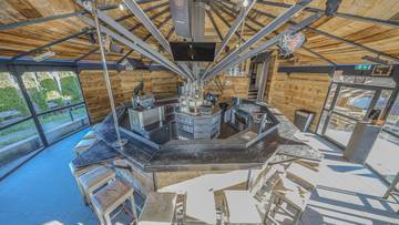 Thumbnail von Skihütte & Gastgewerbebetrieb mit exklusiver Wohnmöglichkeit