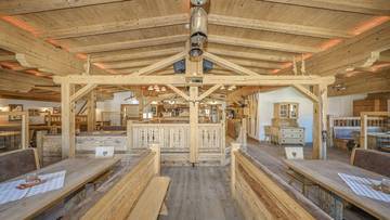 Thumbnail von Skihütte & Gastgewerbebetrieb mit exklusiver Wohnmöglichkeit