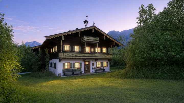 Historisches Bauernhaus in Grün-Ruhelage