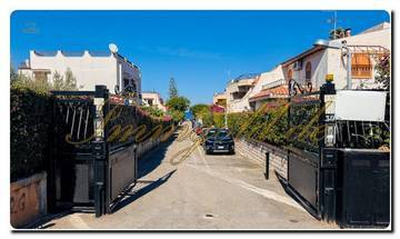 Thumbnail von Immogold Sizilien beeindruckendes, großes Doppelhaus ganz nahe am Meer mit sechs Schlafzimmern, Dachterrasse und mediterranen Gärten