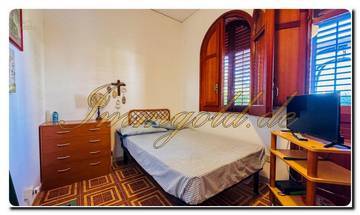 Thumbnail von Immogold Sizilien beeindruckendes, großes Doppelhaus ganz nahe am Meer mit sechs Schlafzimmern, Dachterrasse und mediterranen Gärten