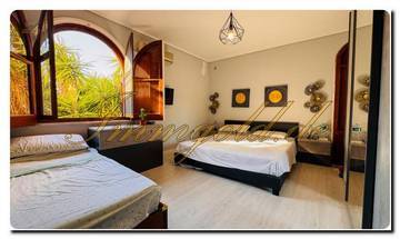 Thumbnail von Immogold Sizilien beeindruckendes, großes Doppelhaus ganz nahe am Meer mit sechs Schlafzimmern, Dachterrasse und mediterranen Gärten