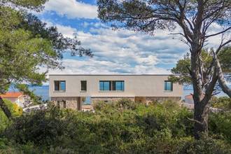 Thumbnail von Deniz yakınında modern villa ve havuz