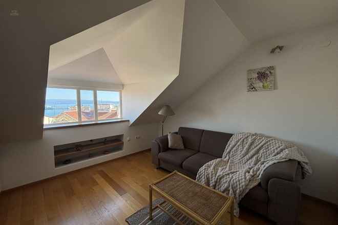 Möblierte Wohnung mit Meerblick nahe dem Zentrum