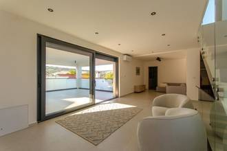Thumbnail von Moderne Villa mit Pool in der 1. Reihe zum Meer, Insel Solta