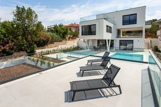 Thumbnail von Moderne Villa mit Pool in der 1. Reihe zum Meer, Insel Solta
