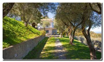 Thumbnail von Schicke, elegante, beeindruckende Villa mit Pool und tollem Panorama-Blick in Capo d’Orlando hält nach Ihrer Übernahme Ausschau.