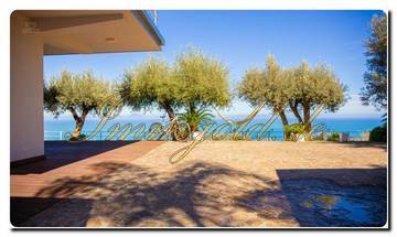 Thumbnail von Schicke, elegante, beeindruckende Villa mit Pool und tollem Panorama-Blick in Capo d’Orlando hält nach Ihrer Übernahme Ausschau.