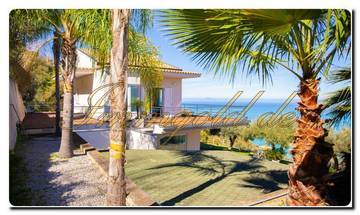 Thumbnail von Schicke, elegante, beeindruckende Villa mit Pool und tollem Panorama-Blick in Capo d’Orlando hält nach Ihrer Übernahme Ausschau.