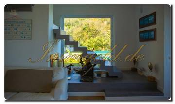 Thumbnail von Schicke, elegante, beeindruckende Villa mit Pool und tollem Panorama-Blick in Capo d’Orlando hält nach Ihrer Übernahme Ausschau.