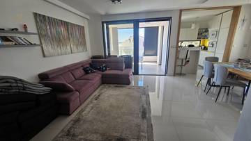 Thumbnail von Modernes Penthouse mit Dachterrasse und Panorama-Meerblick