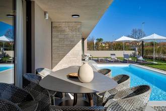 Thumbnail von Luxuriöser Bungalow mit Swimmingpool