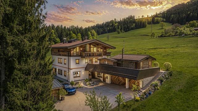 Luxusvilla mit Kaiserblick in sonniger Alleinlage