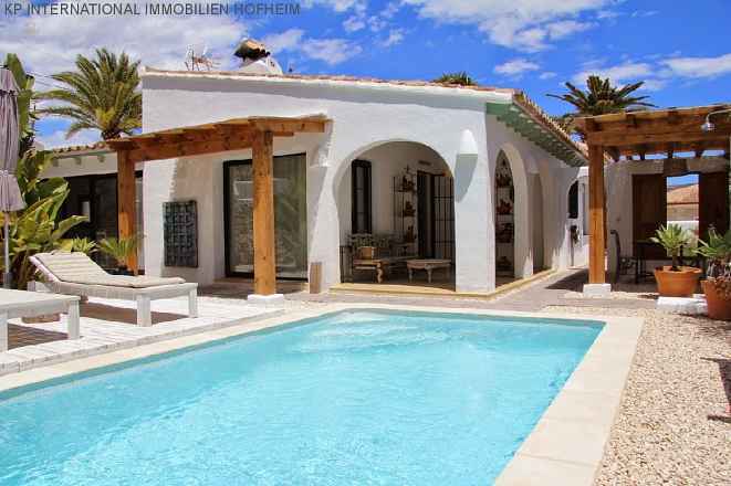 ***Rustikale Villa in Moraira mit Pool und Meerblick ***