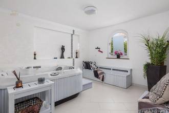 Thumbnail von Mediterrane Villa mit Pool direkt am Meer