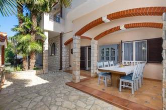 Thumbnail von Mediterrane Villa mit Pool direkt am Meer