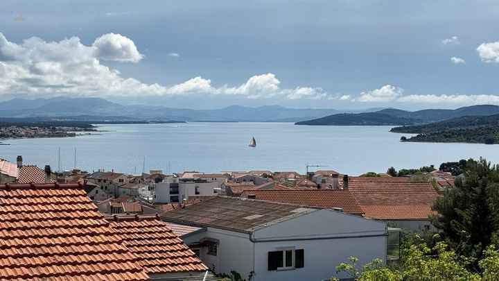 Moderne Neubauwohnung mit Panorama-Meerblick