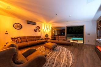 Thumbnail von Moderne Villa mit Swimmingpool