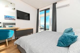 Thumbnail von Moderne Villa mit Infinity-Swimmingpool und Panoramablick, Region Trogir