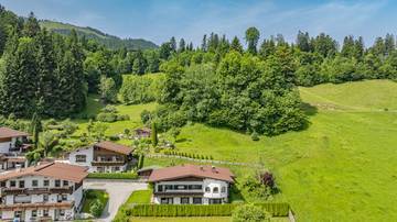 Thumbnail von İki lüks villa için yapı ruhsatlı en iyi konumda arazi
