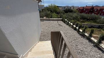 Thumbnail von Moderne Erdgeschosswohnung mit Garten und Meerblick