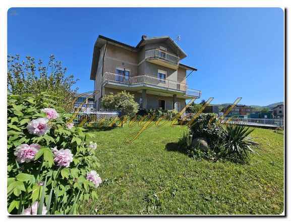 Aparte, freistehende Villa in der Region San Bernardino