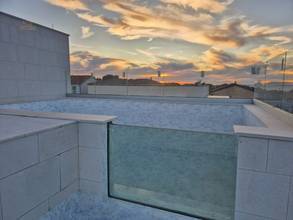 Thumbnail von Moderne Villa mit Dachterrasse nahe dem Strand