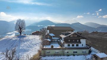 Thumbnail von İnnsbruck ve Kitzbühel arasında, en büyük özel koruma tesislerinden biriyle birlikte mülk