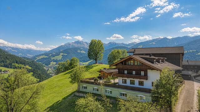 Anwesen mit einer der größten privaten Schutzanlagen - zwischen Innsbruck &  Kitzbühel