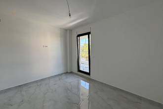 Thumbnail von Çatı terasındaki havuzlu modern penthouse