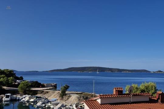 Haus in wunderschöner Lage nahe dem Meer